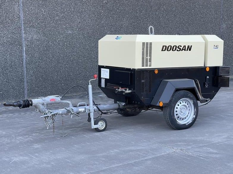 Used 2016 Doosan 7 / 41 Portable Air Compressor, 145 CFM